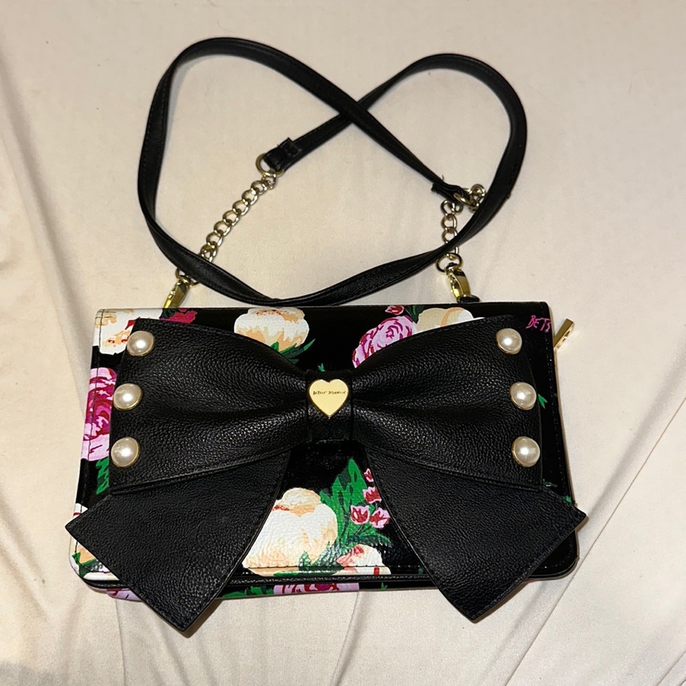 Betsey Johnson crossbody purse